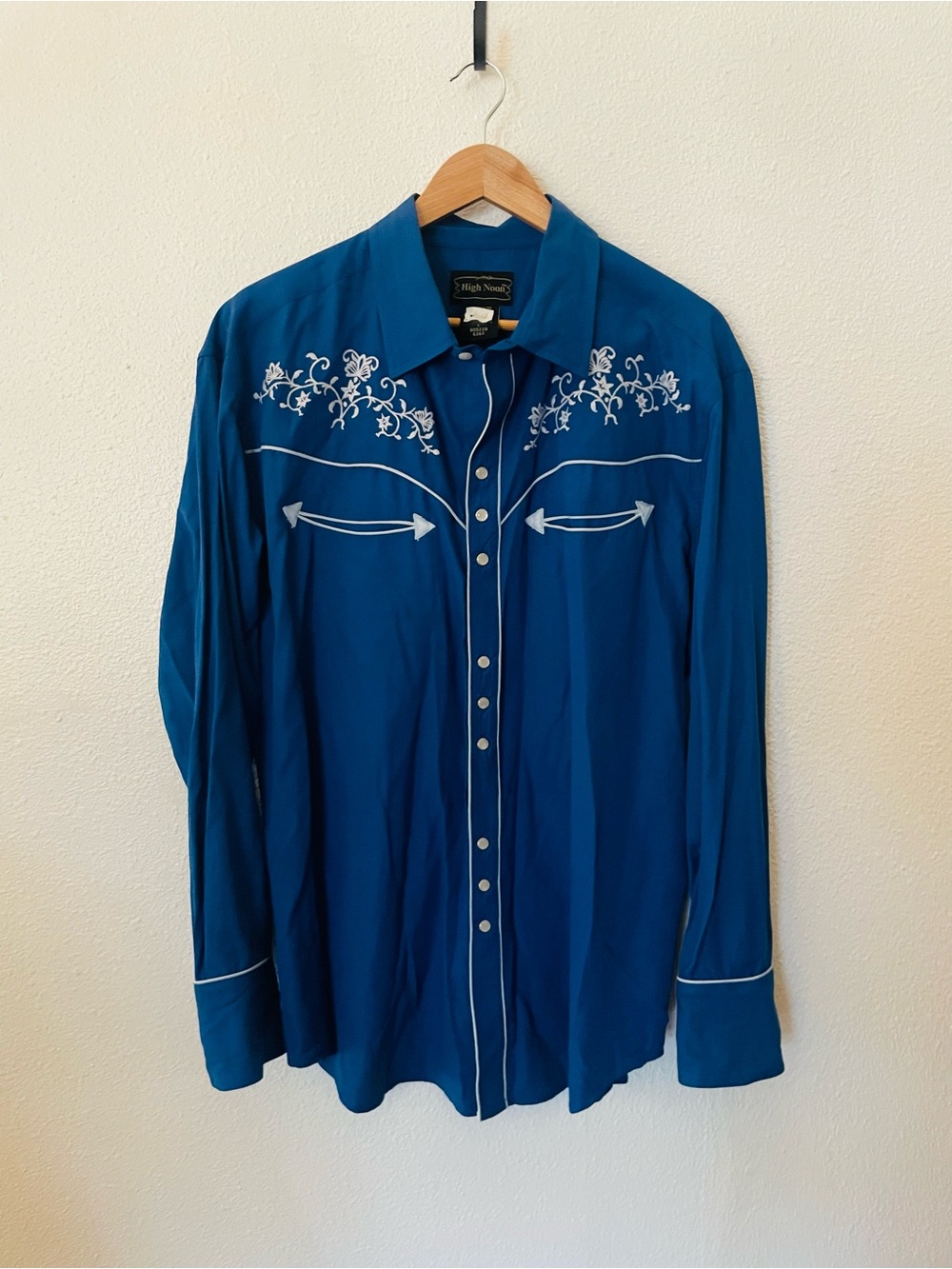 Cowboy Embroidered Western Button-Down Shirt by High Noon Size Large Pearl Snaps